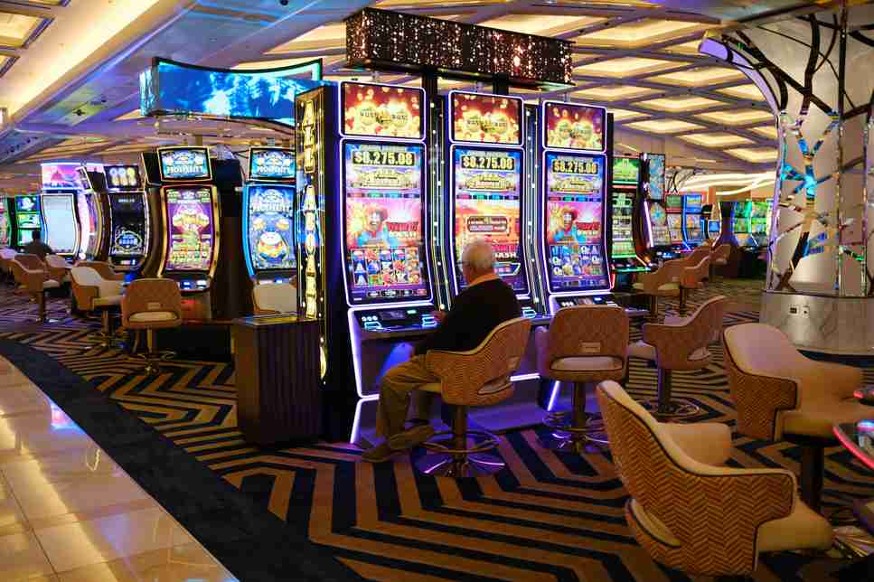 Gagner aux Machines à Sous de Vegas Plus Casino : Stratégies et Astuces